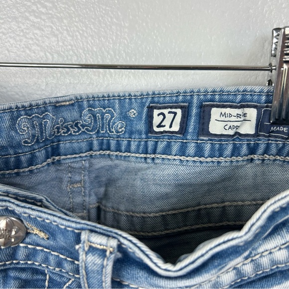 Miss Me Mid Rise Distressed Capri Jeans - Picture 5 of 8